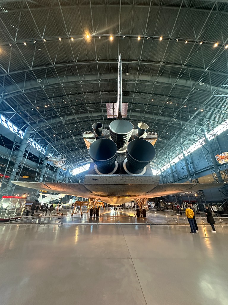 Space Shuttle Discovery viewed from behind at the Udvar-Hazy Center